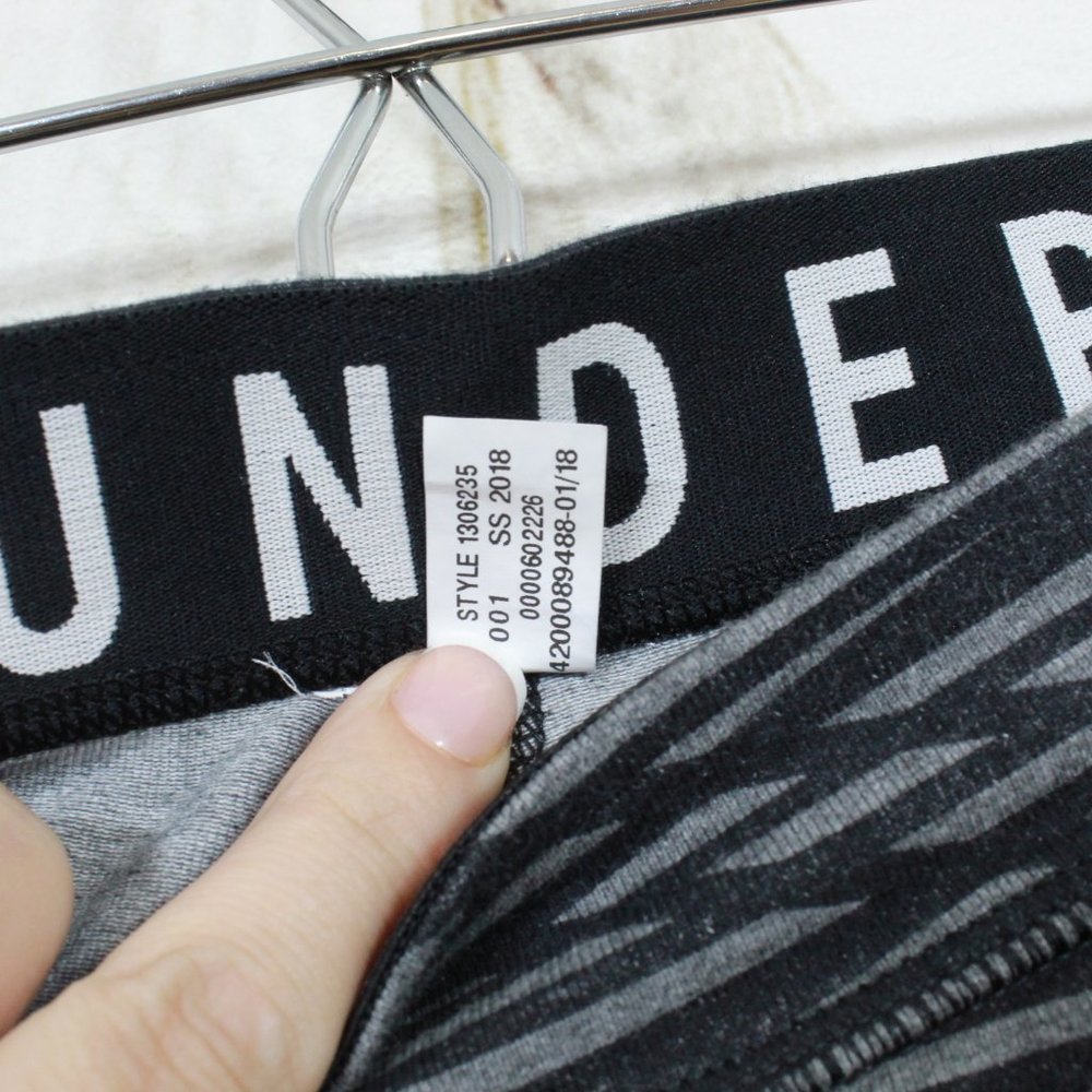 Under Armour Gray Striped Elastic Waist Athletic Cropped Leggings Size M - Picture 9 of 11